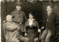 Wilhelm u. Caroline Lehnkering ca. 1910 mit ihren Söhnen